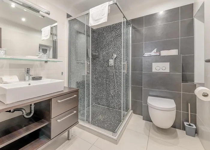 Palace Heritage - Adults Only