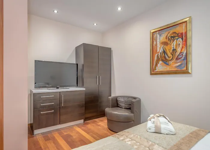 Palace Heritage - Adults Only