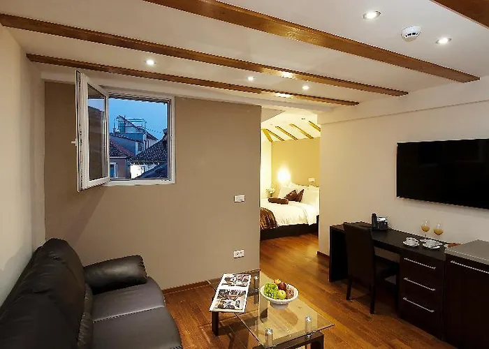 Palace Heritage - Adults Only